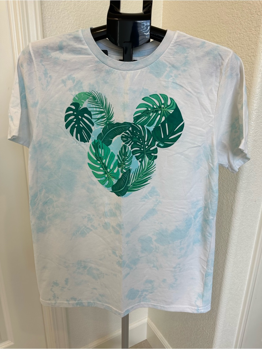 EUC Men’s Disney Tie Dye Tropical Mickey Short Sleeve Tee size L